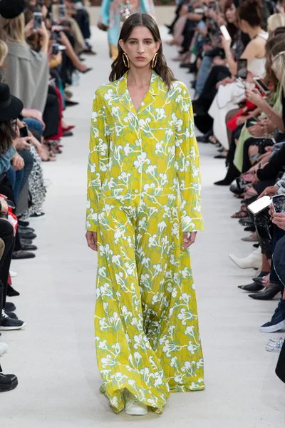Look 49